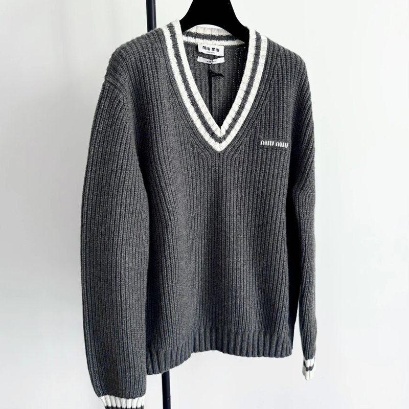 Sweater from Yin Kuang's Shop