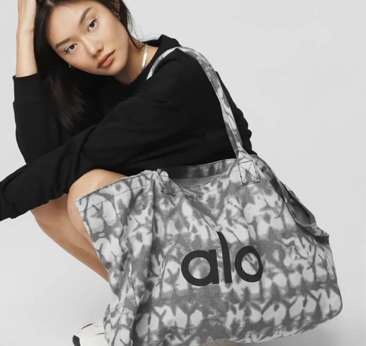 alo yoga瑜伽包单肩包帆布包男女通用大容量购物袋运动健身包 - 137951