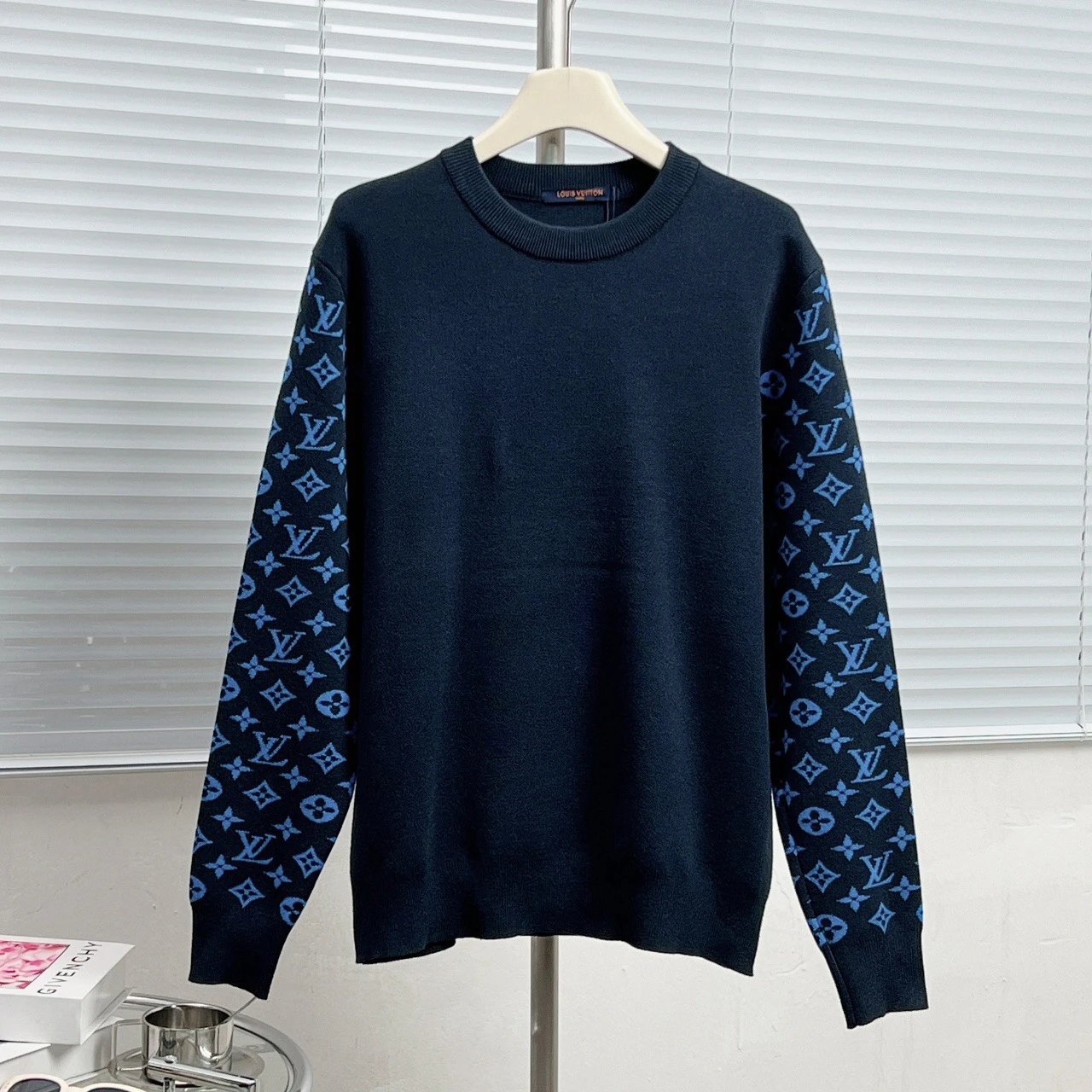 LV Long sweater