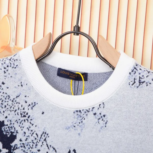 Louis Vuitton Monogram Distressed Knit T-Shirt White / Navy - 4