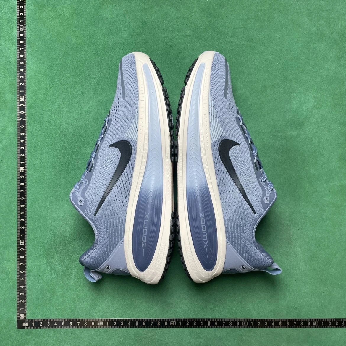 Nike Vomero 18 Low Light Blue
