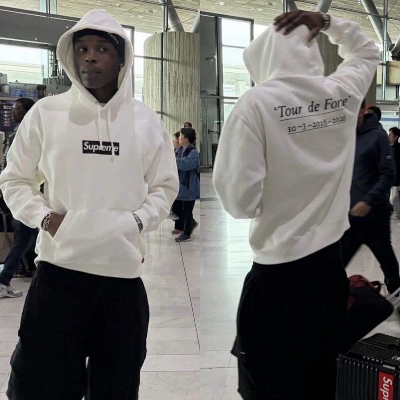 Supreme Sup Paris 10 Box Logo
