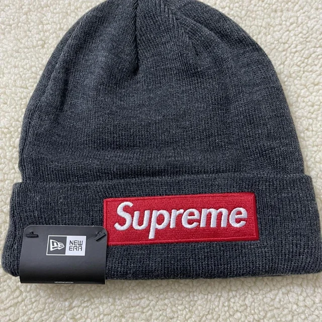 Supreme Hats Ribbed Knit Beanie with Embroidered Box Logo product detail image 7