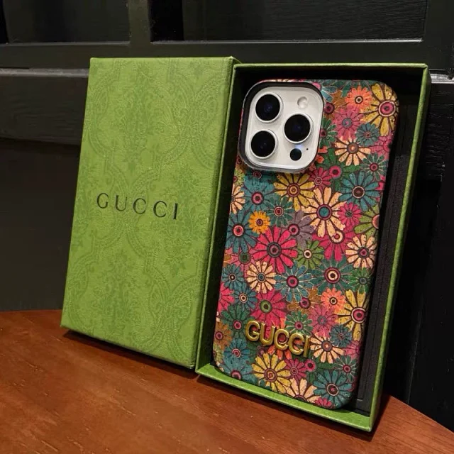 Gucci Phone Cases Floral and Butterfly Pattern Hard Case product detail image 3