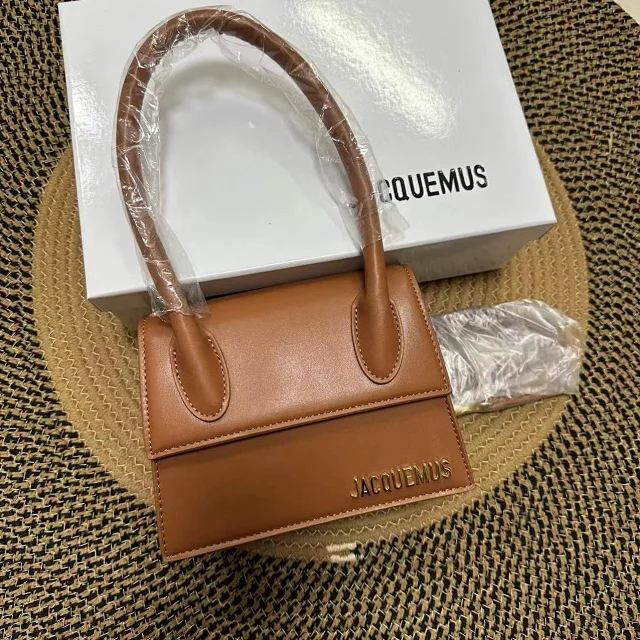 Jacquemus Handbags Structured flap handbag with top handles and detachable shoulder strap product detail image 5