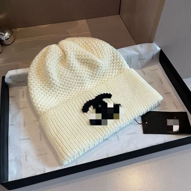 Chanel Hats Ribbed Knit Beanie with CC Logo product detail image 2