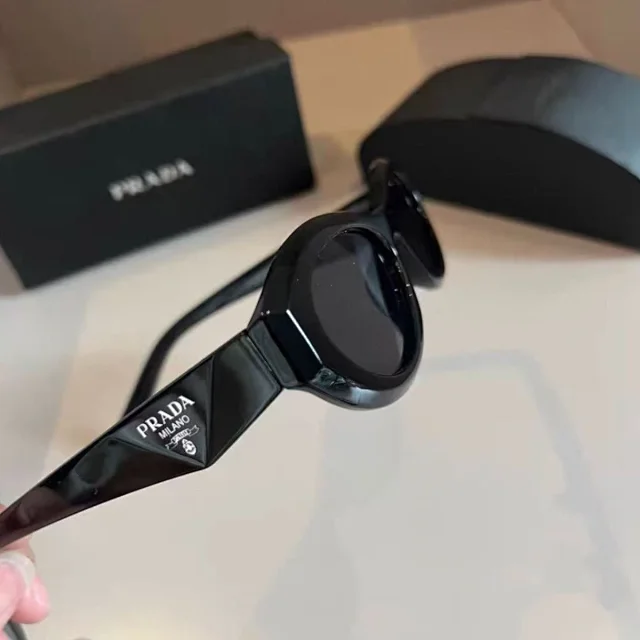 Prada Eyewear Thick-Frame Oval Sunglasses product detail image 5