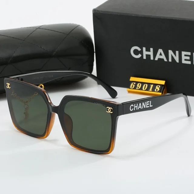 Chanel Eyewear Square-frame chain-detail sunglasses product detail image 5