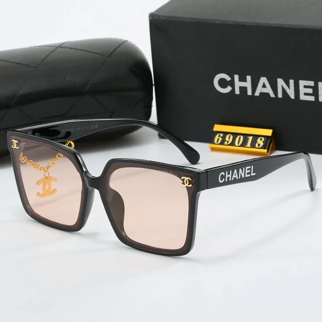 Chanel Eyewear Square-frame chain-detail sunglasses product detail image 6