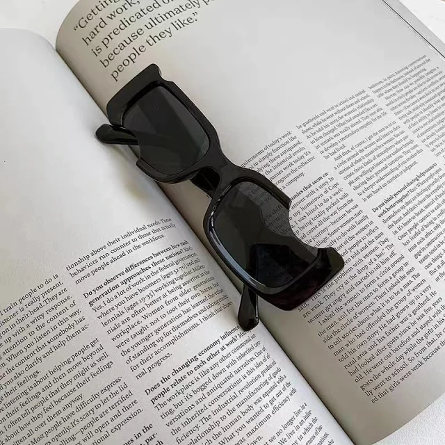 Off-White Eyewear Cutout Square Sunglasses product detail image 2