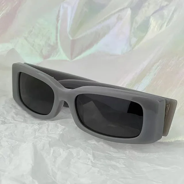 Balenciaga Eyewear Rectangular Logo Sunglasses product detail image 6