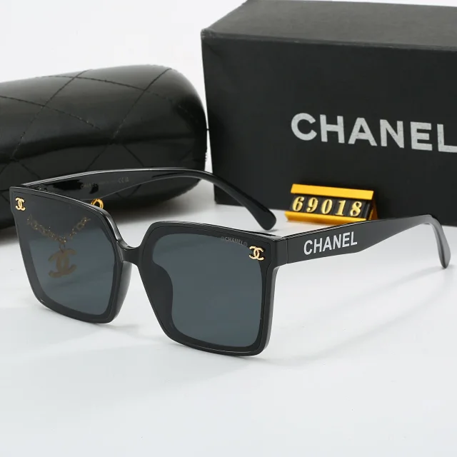 Chanel Eyewear Square-frame chain-detail sunglasses product detail image 2