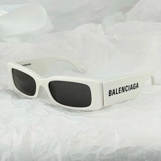 Balenciaga Eyewear Rectangular Logo Sunglasses product detail image 5