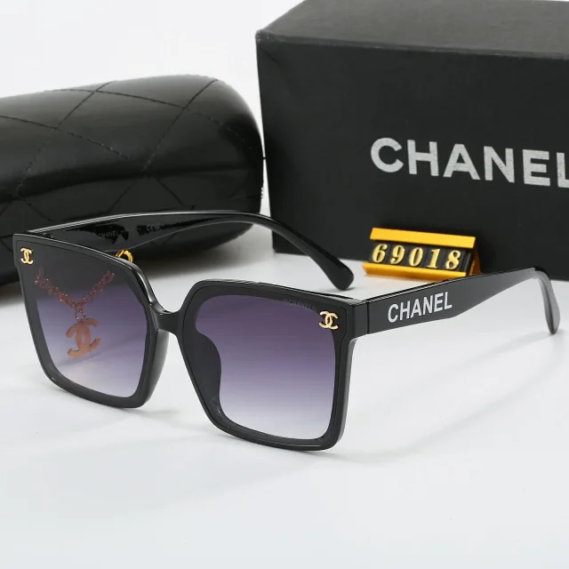 Chanel Eyewear Square-frame chain-detail sunglasses product detail image 3