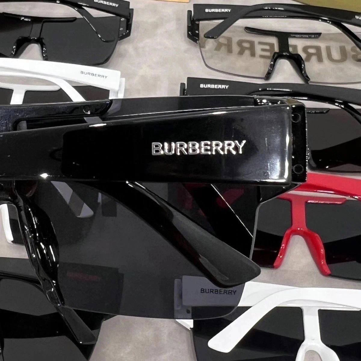 Burberry Shield Sunglasses Black - 3