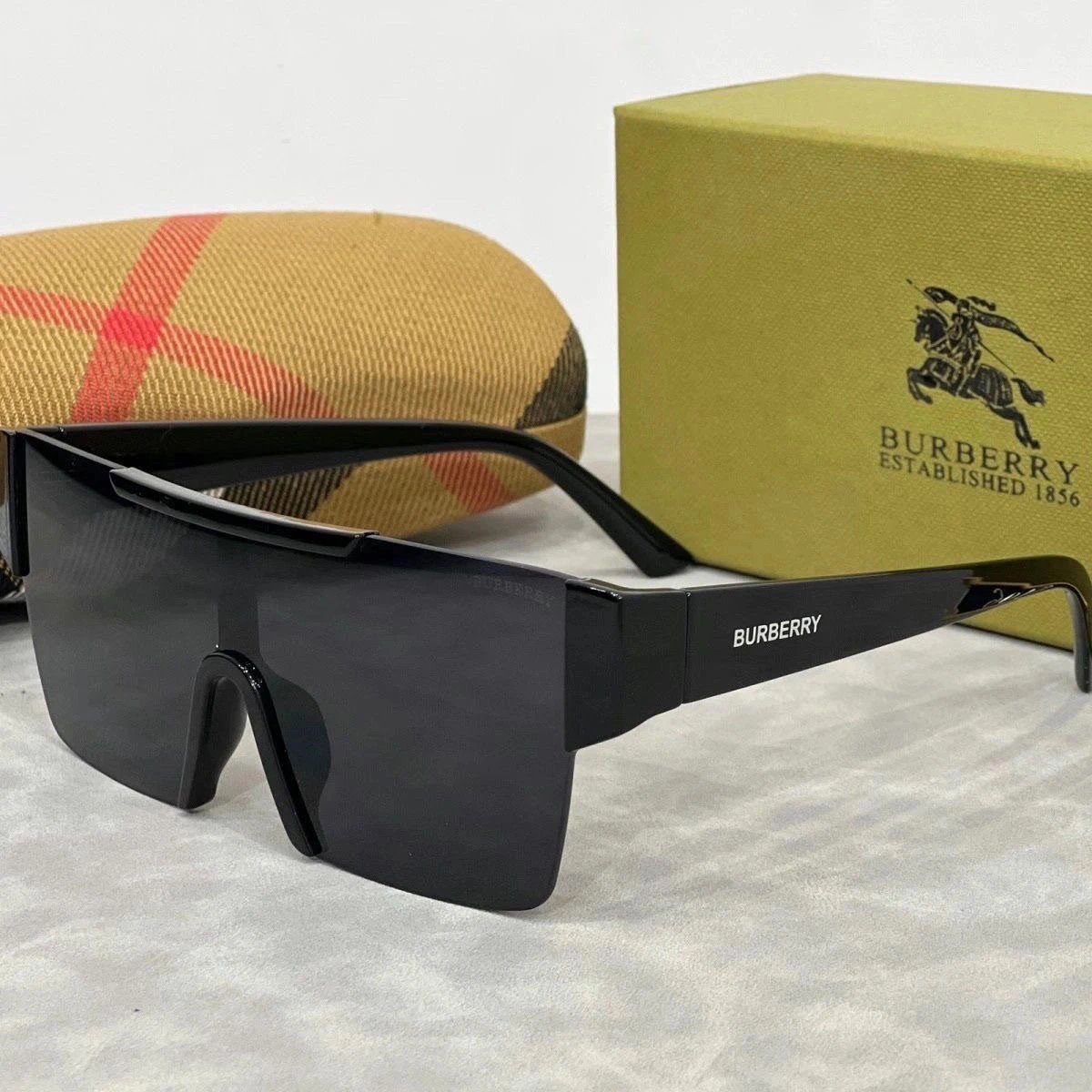 Burberry Shield Sunglasses Black - 8