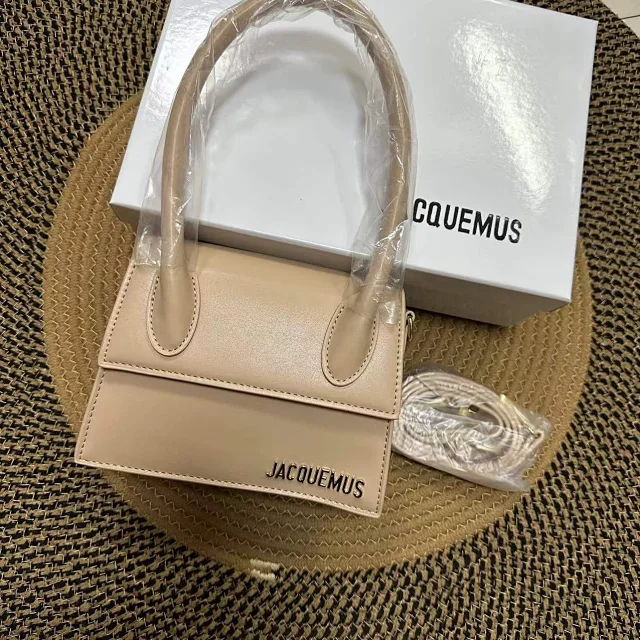 Jacquemus Handbags Structured flap handbag with top handles and detachable shoulder strap product detail image 3