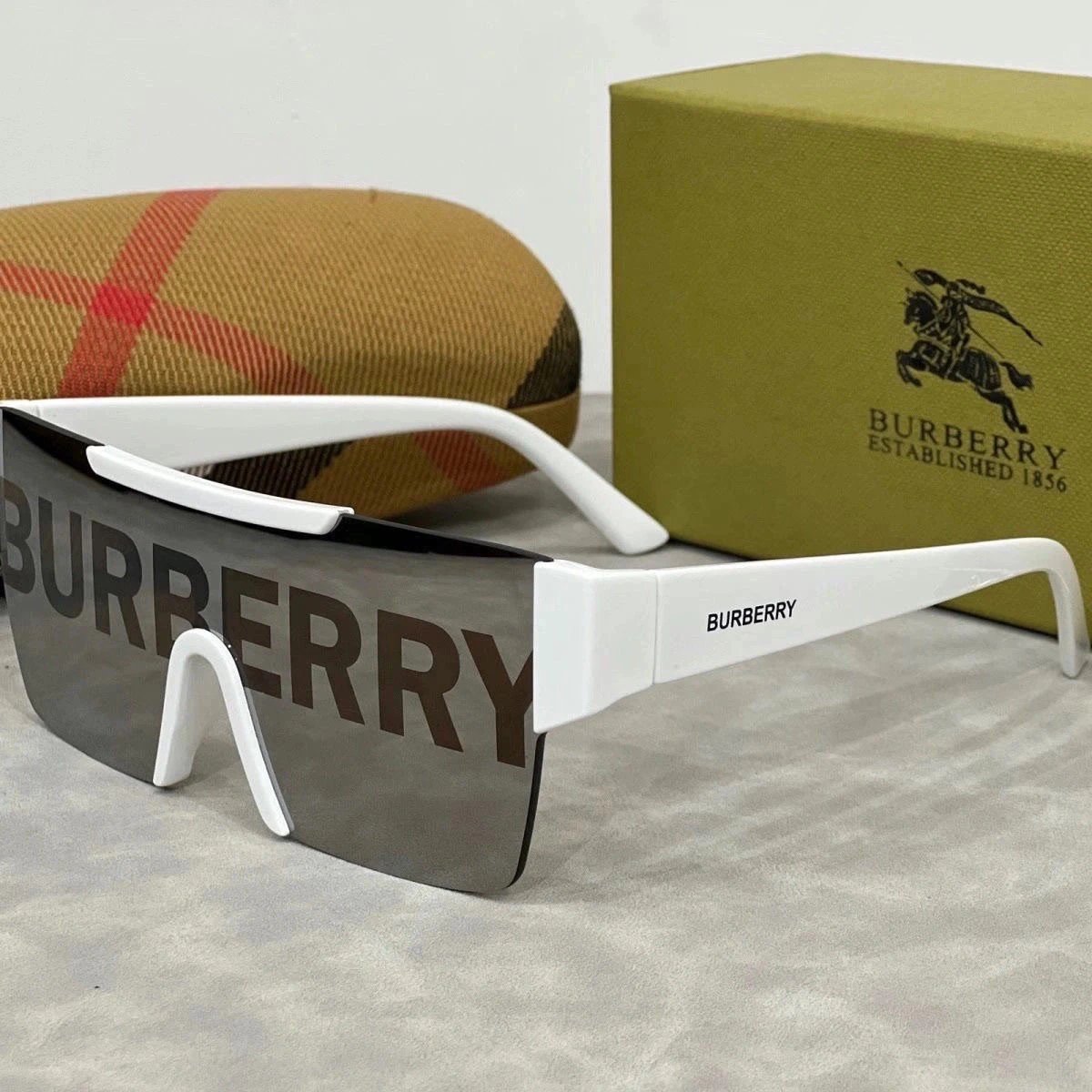 Burberry Shield Sunglasses Black - 6