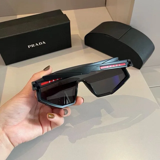 Prada Eyewear Shield sport sunglasses with red temple stripe product detail image 4