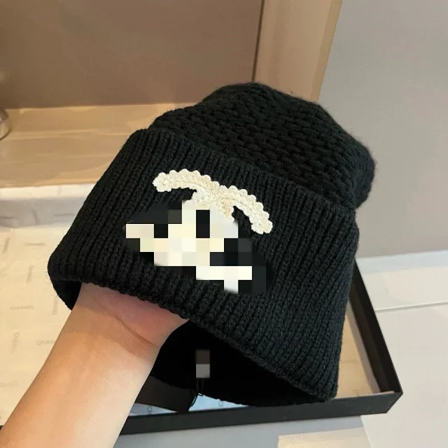 Chanel Hats Ribbed Knit Beanie with CC Logo product detail image 8