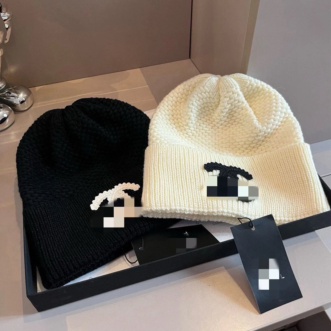 Chanel CC Logo Knit Beanie Black - 2