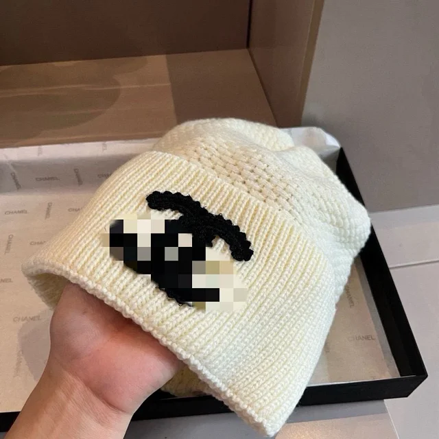 Chanel Hats Ribbed Knit Beanie with CC Logo product detail image 3