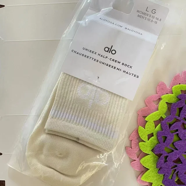 Alo Socks Unisex Half-Crew Sock product detail image 8