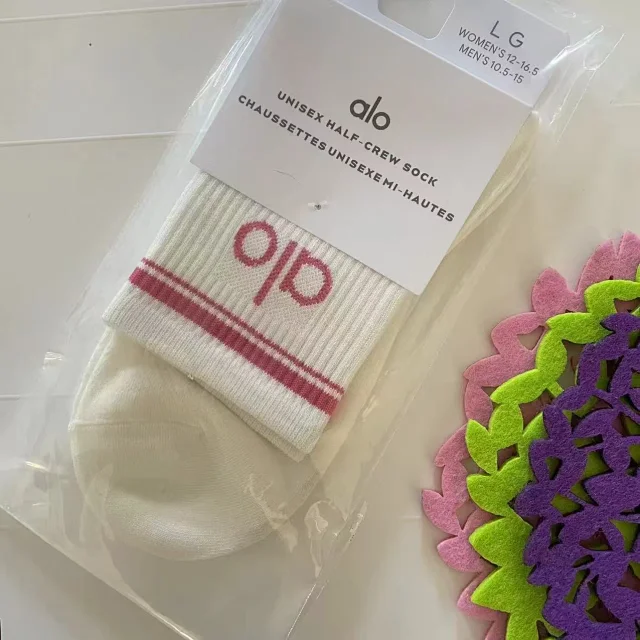 Alo Socks Unisex Half-Crew Sock product detail image 10