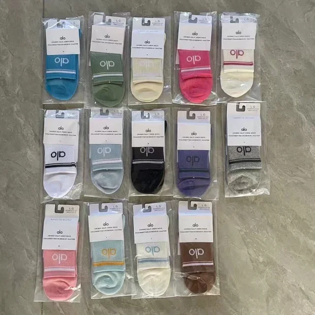 Alo Socks Unisex Half-Crew Sock product detail image 5