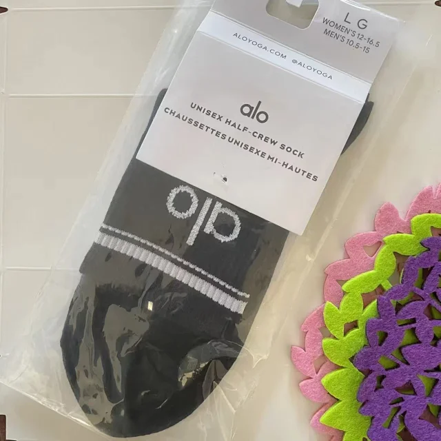 Alo Socks Unisex Half-Crew Sock product detail image 13
