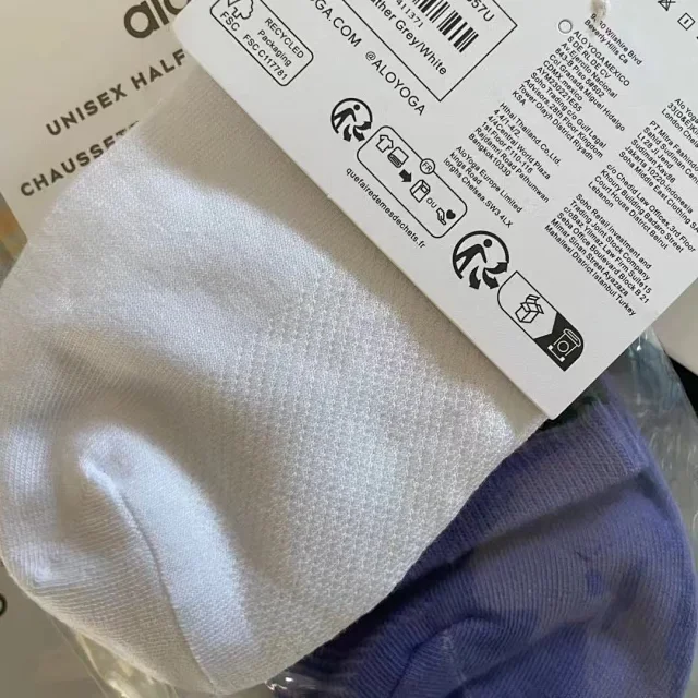 Alo Socks Unisex Half-Crew Sock product detail image 4