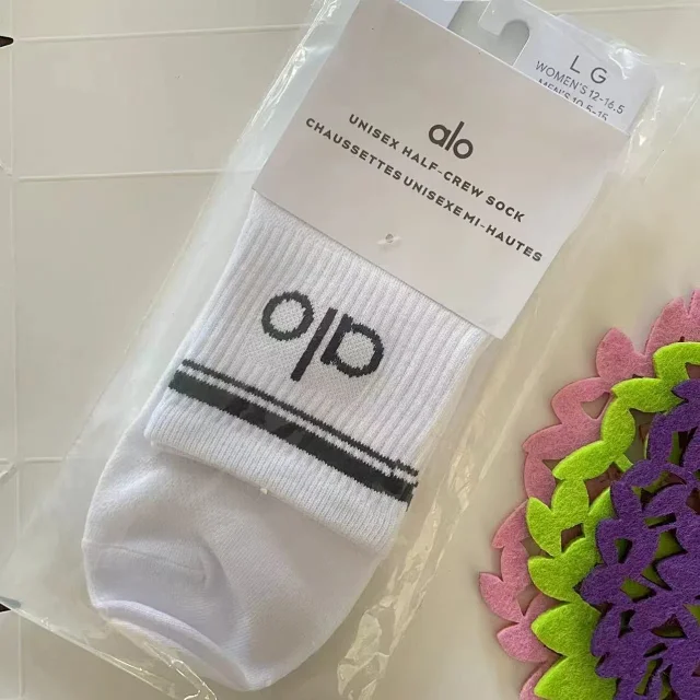 Alo Socks Unisex Half-Crew Sock product detail image 11