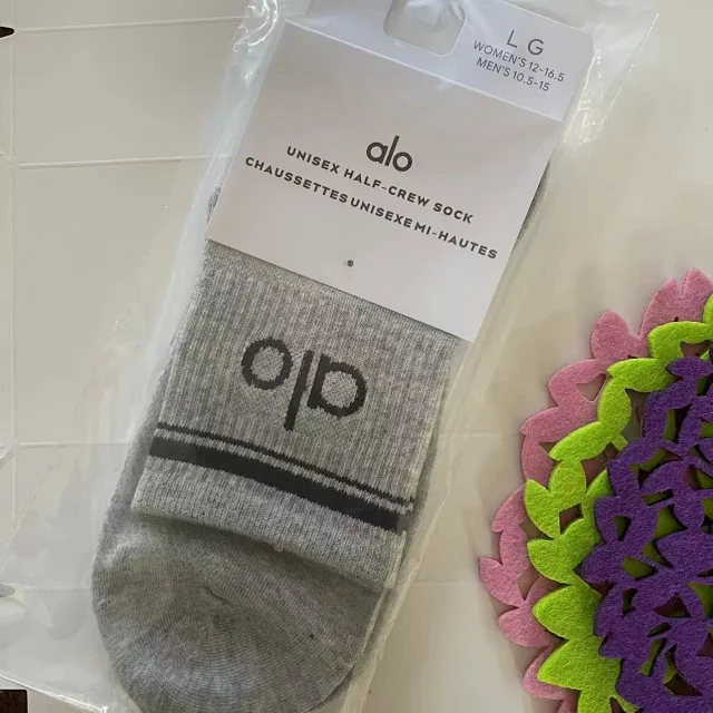 Alo Socks Unisex Half-Crew Sock product detail image 15