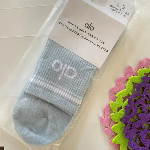 Alo Socks Unisex Half-Crew Sock product detail image 12