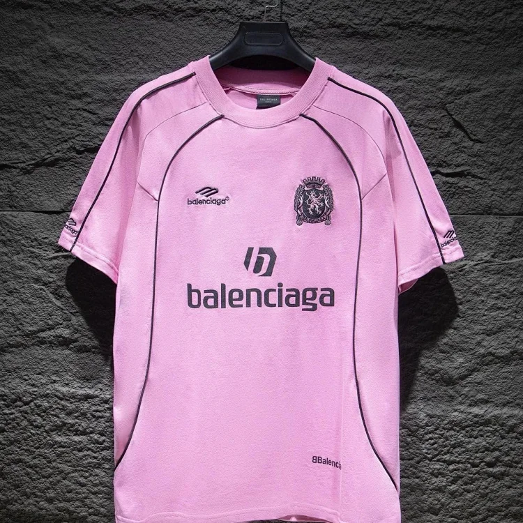 Catalog seller-listing image: Manchester United collaborative short-sleeve shirt; not warehouse QC