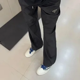 thumbnail for 【现货秒发】普拉达弯刀裤 最高版本三标齐全 各大网红推荐同款性价比顶端