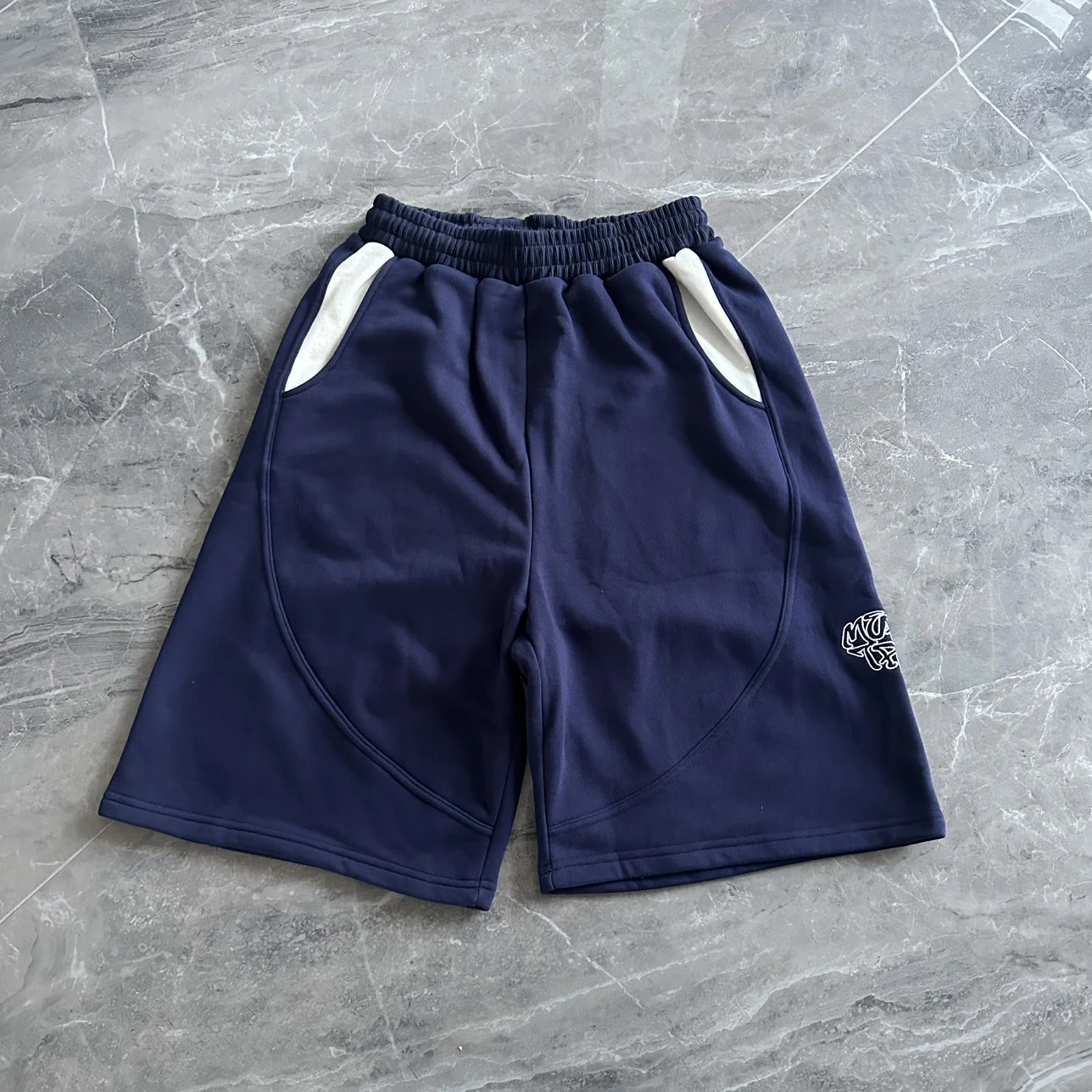 Moose Knuckles Logo Embroidered Shorts - 8/17
