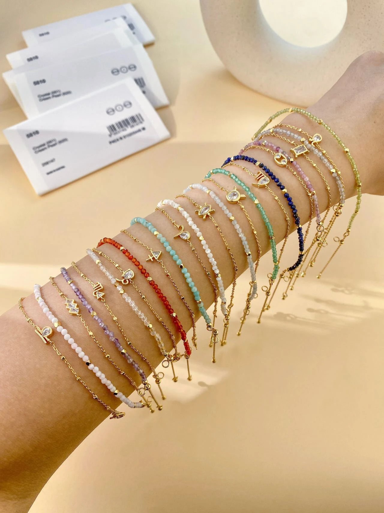 Qingdao Jewelry Source Factory - Chinese Valentine's Day gift for high-ranking people~ ARS*S's birthstone couple's bracelets are really good for both your love and appearance~ Even the colors of the couple's bracelets match well when put together! Who knows! The constellation bracelets really have a sense of destiny~ The colored stones do not fade