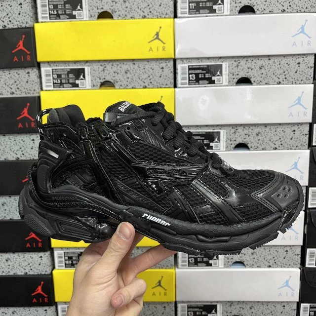 Balenciaga Sneakers Runner