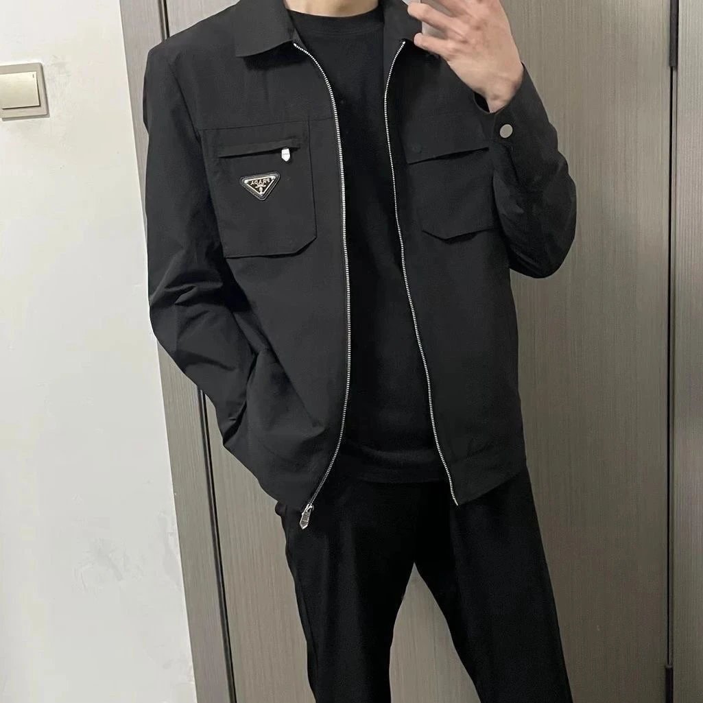 （现货秒发🔥高品质）行政新款PRADA男士爆款翻领三角男女外套潮牌休闲拉链夹克上衣