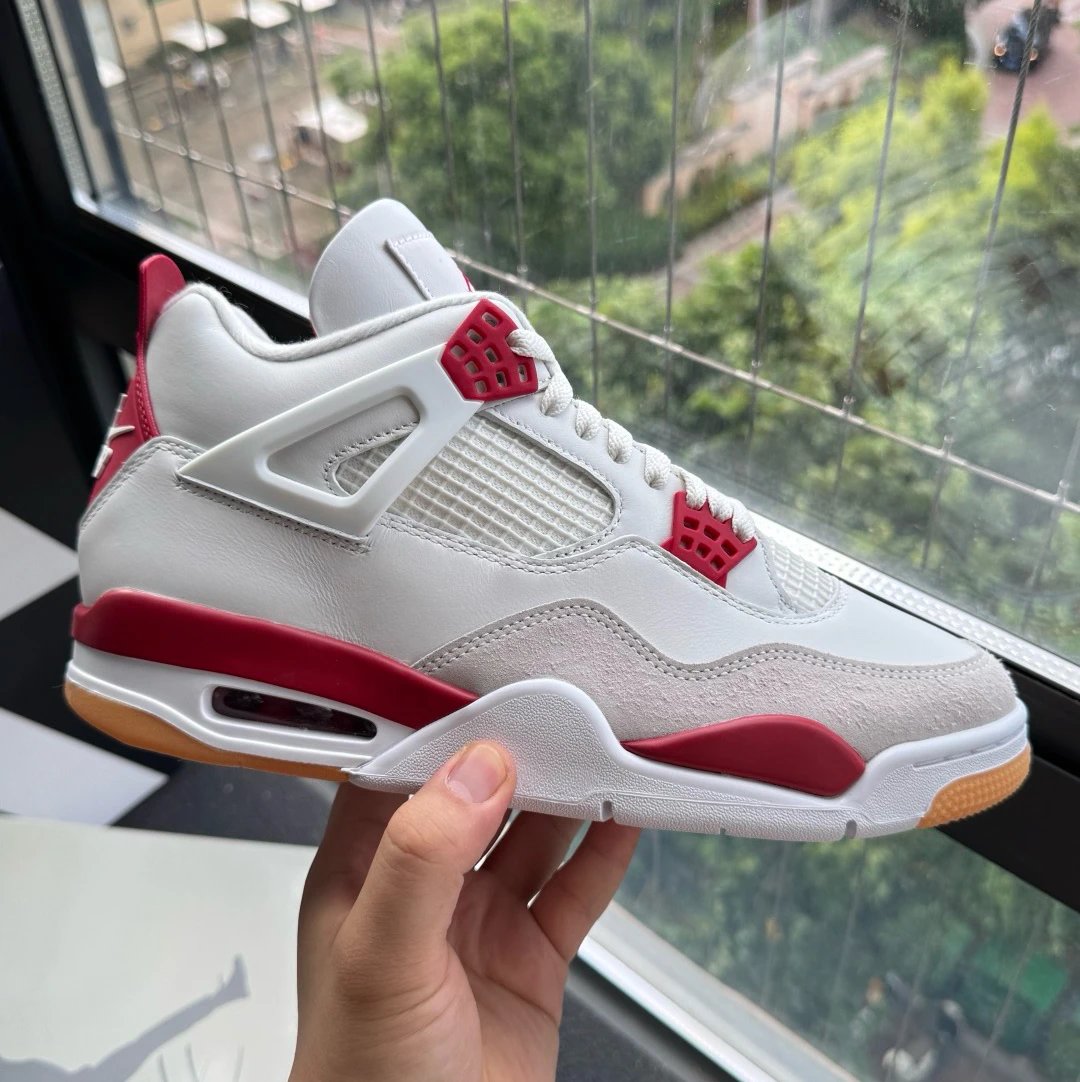 4 SB Collaboration White Red
