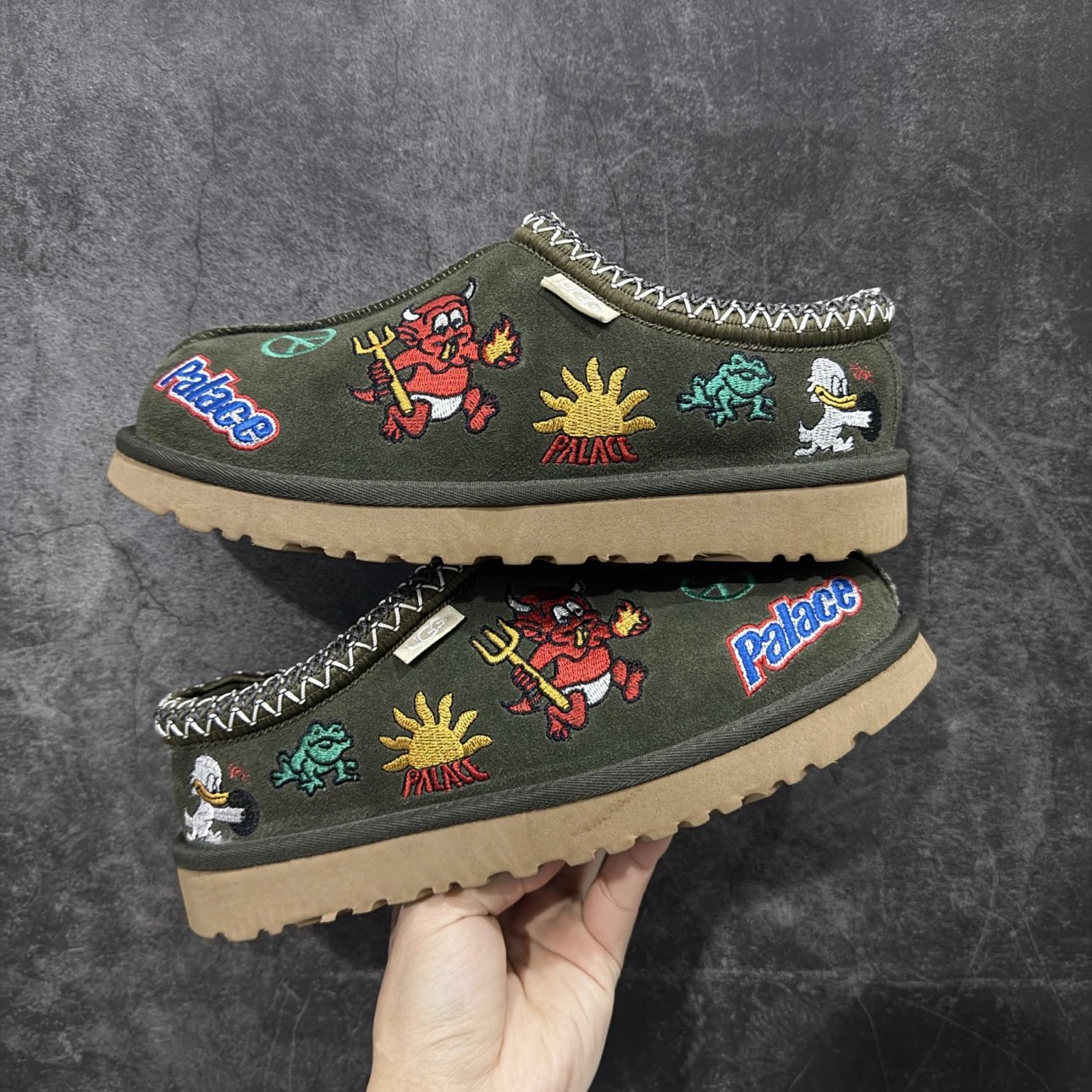 【莞产纯原】PALACE x UGG 7290 Tasman 小恶魔联名款柔软舒适低帮生活休闲鞋 男女同款 秋冬羊皮毛一体雪地靴 