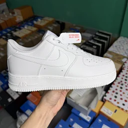 thumbnail for 不赚钱交个朋友XP版本 老牌大厂代加工 对标市面1开版本 性价比直接拉满 鞋垫刷胶带港宝版型非常好 现货秒发  原楦头原纸板 鱼鳞纹大底 Nk Air Force AF1经典空军一号 纯白