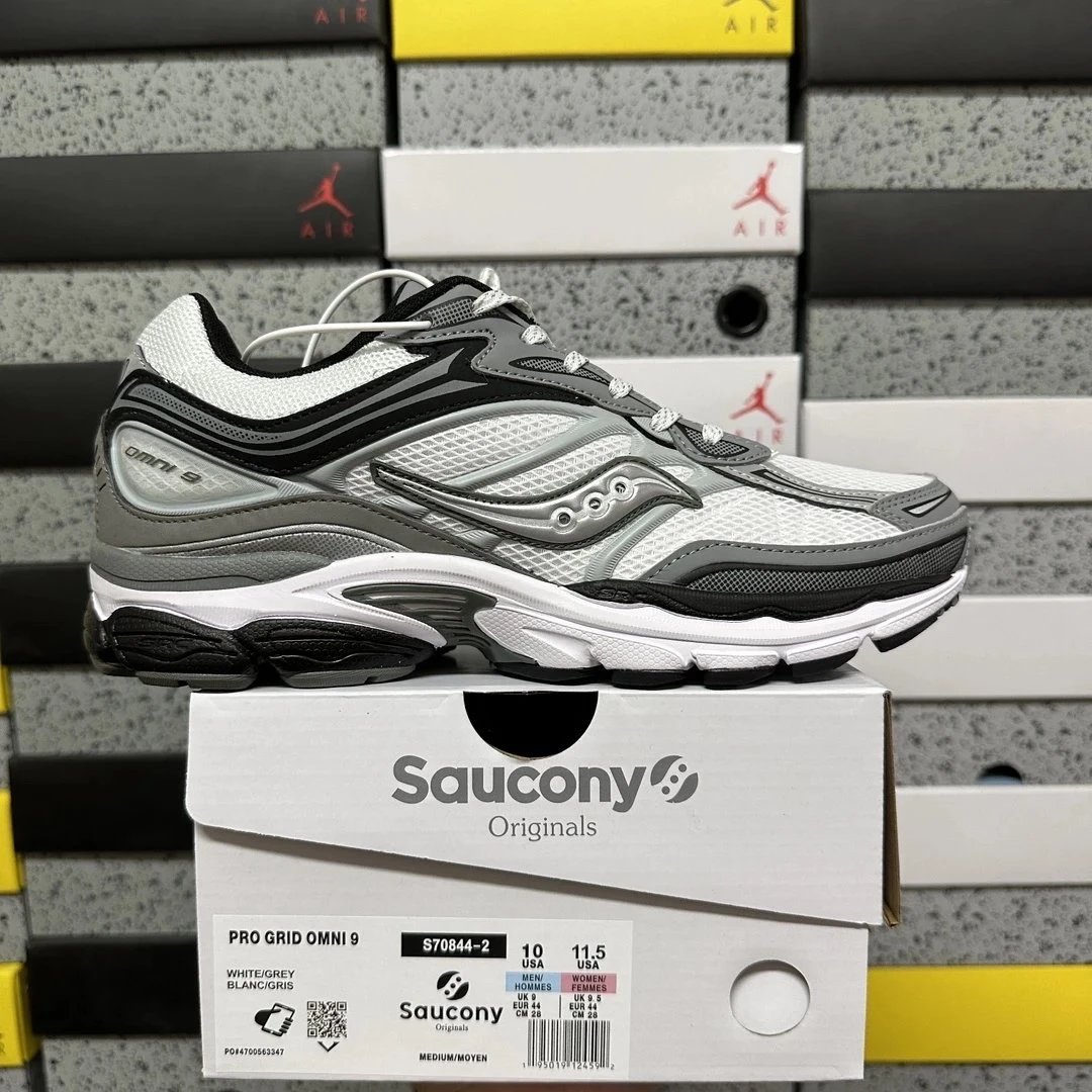 S70844-2 White Gray Green