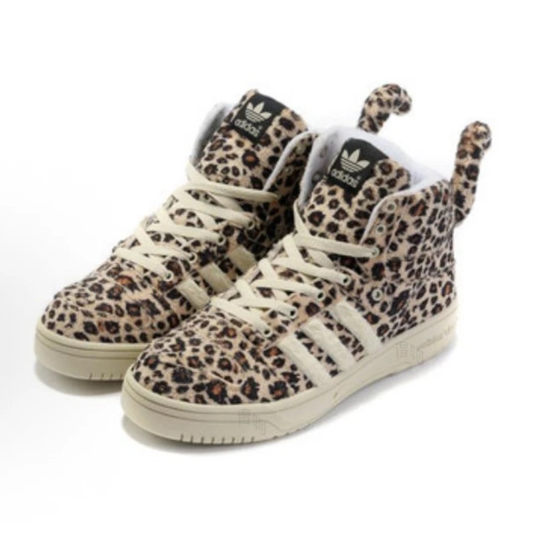 Leopard print tail