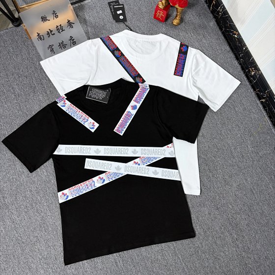 【 In Stock 】 Dsquared2 D2 Power High Version Printed Maple Leaf Ribbon Cross Stacked Cotton Short Sleeve Versatile High Grade Round Neck Half Sleeve with Three Labels Complete