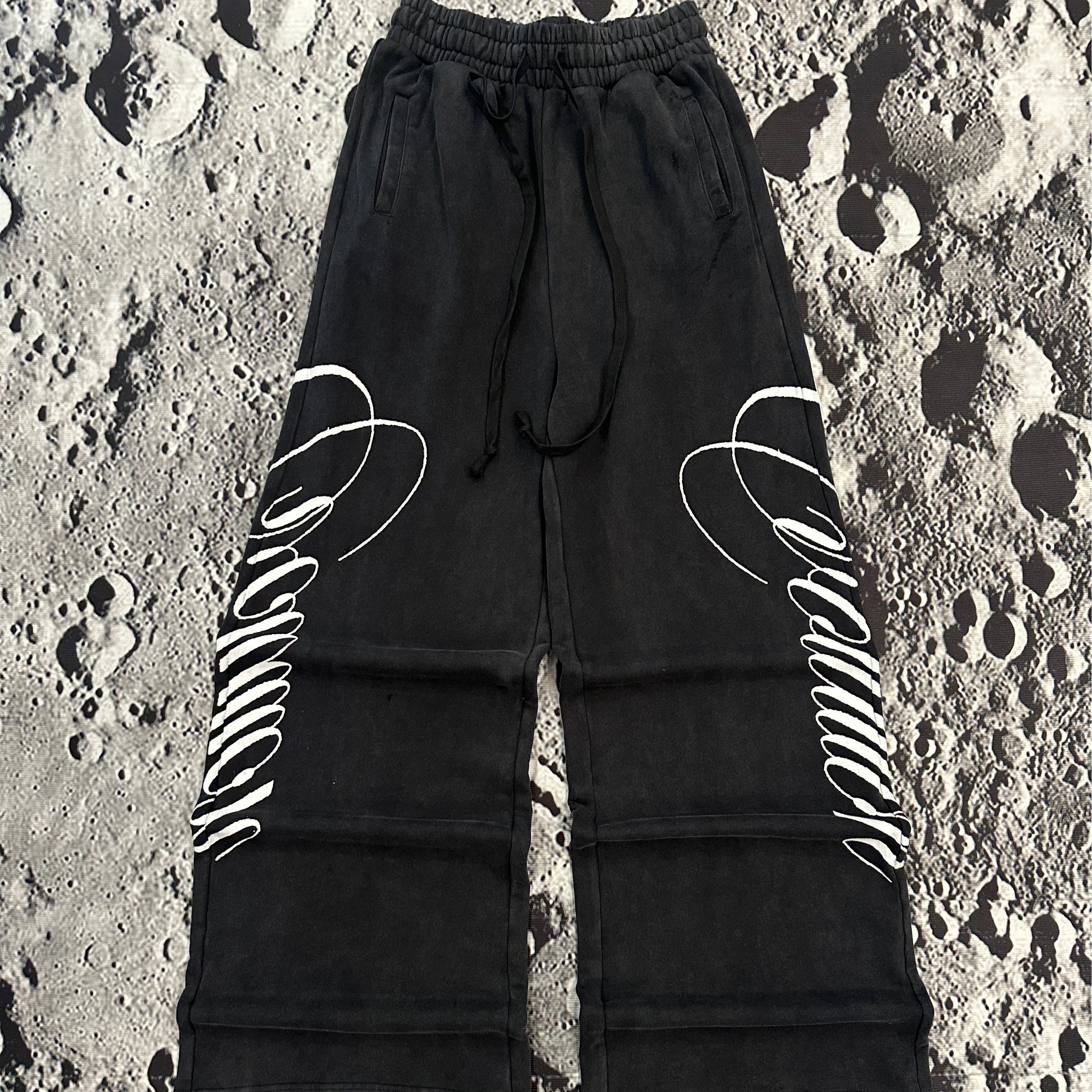 Peaceinwar Wide Sweatpants – QC photo 1