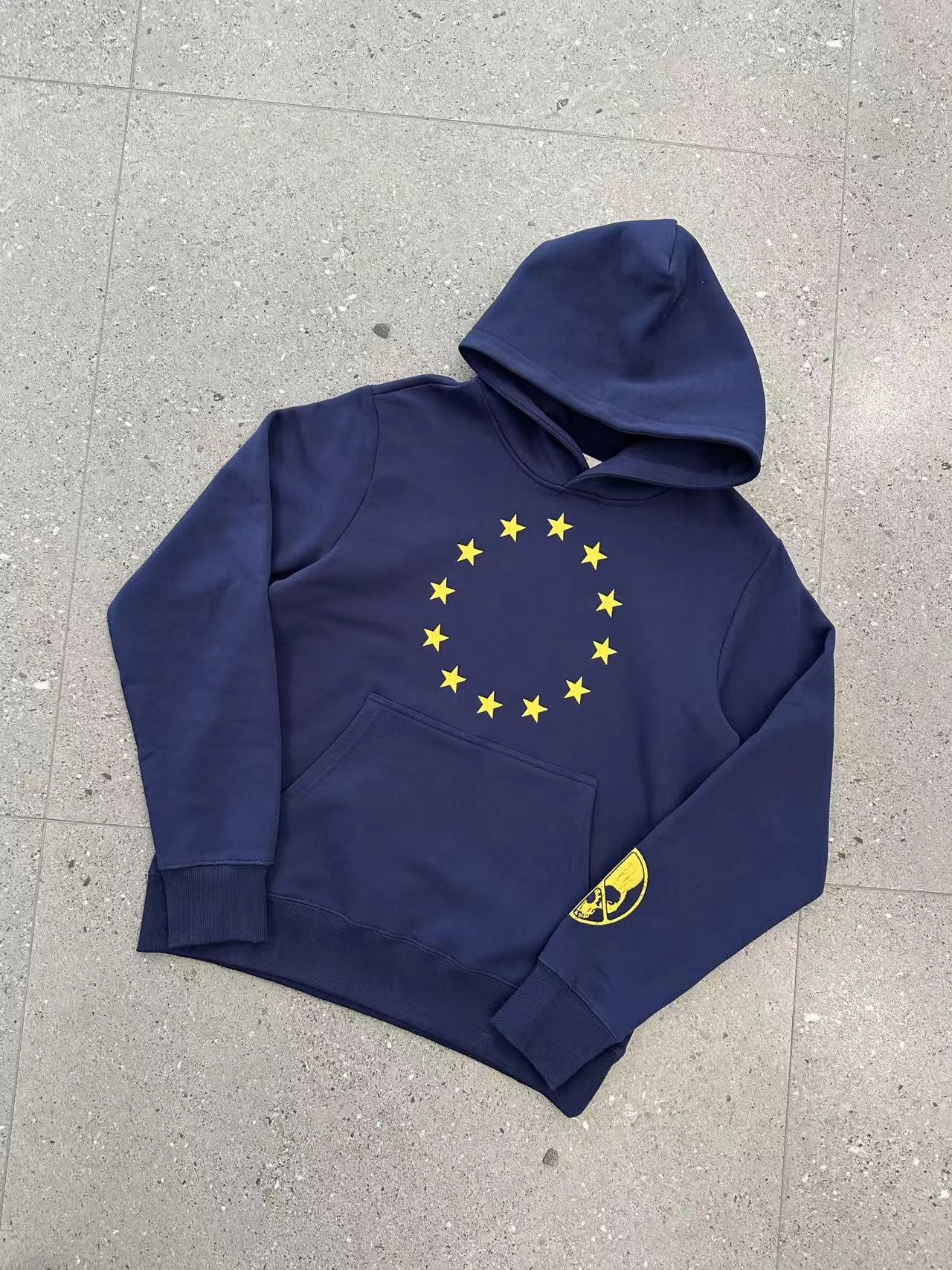 Round EU hoodie WD