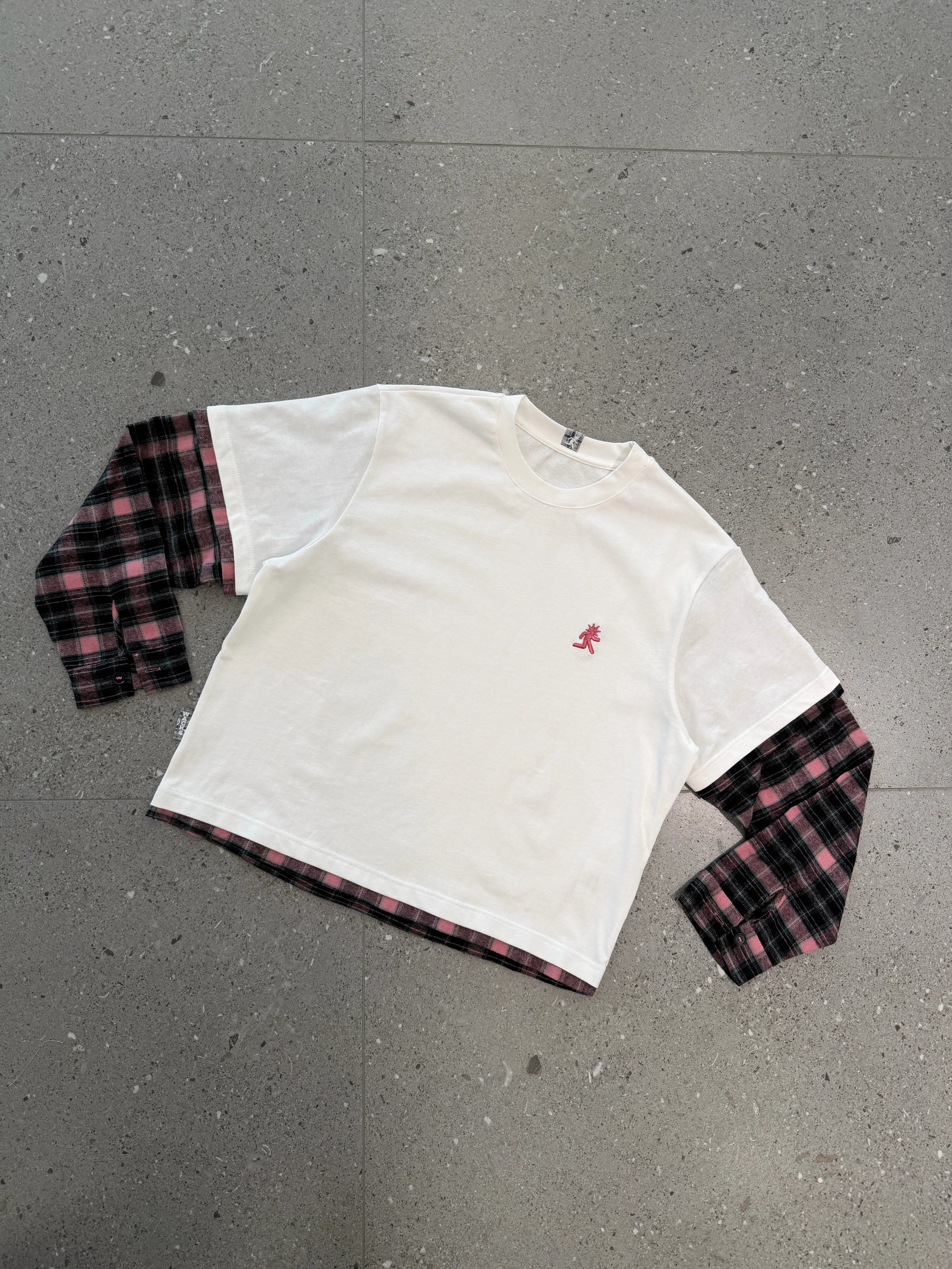 White Cropped T-Shirt With Pink Black Plaid Sleeve Layering Style