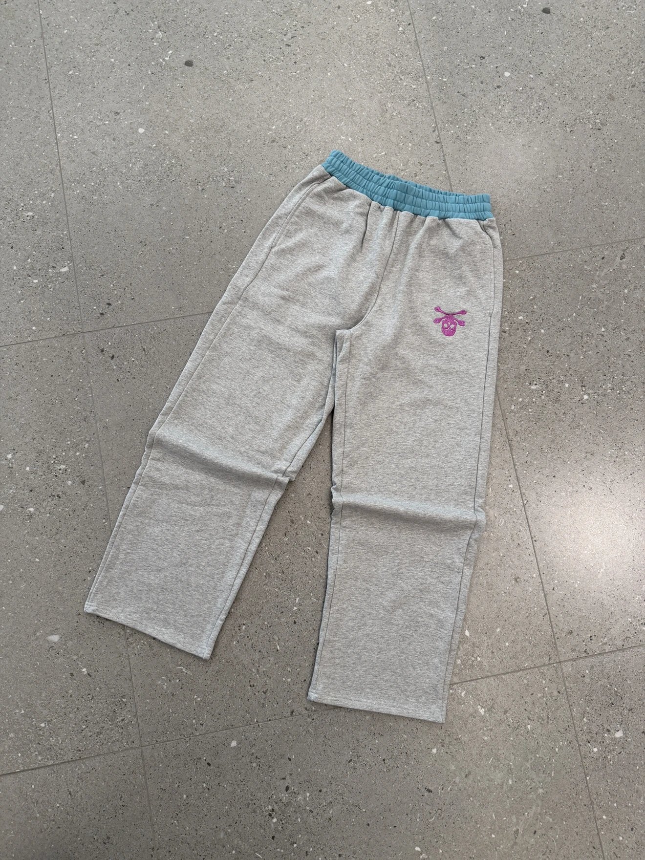 Gray Sweatpants with Teal Waistband and Pink Skull Embroidery Casual Joggers